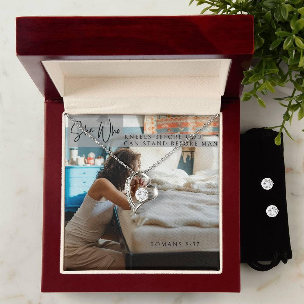 Kneeling Woman-Forever necklace-set - Buy the Bag and More